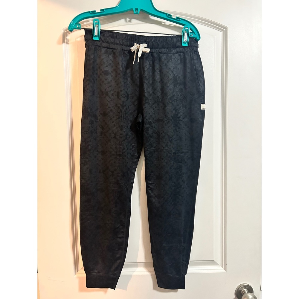 Vuori Performance Joggers Womens XS Black Camo Embossed VW303 Tapered Pants